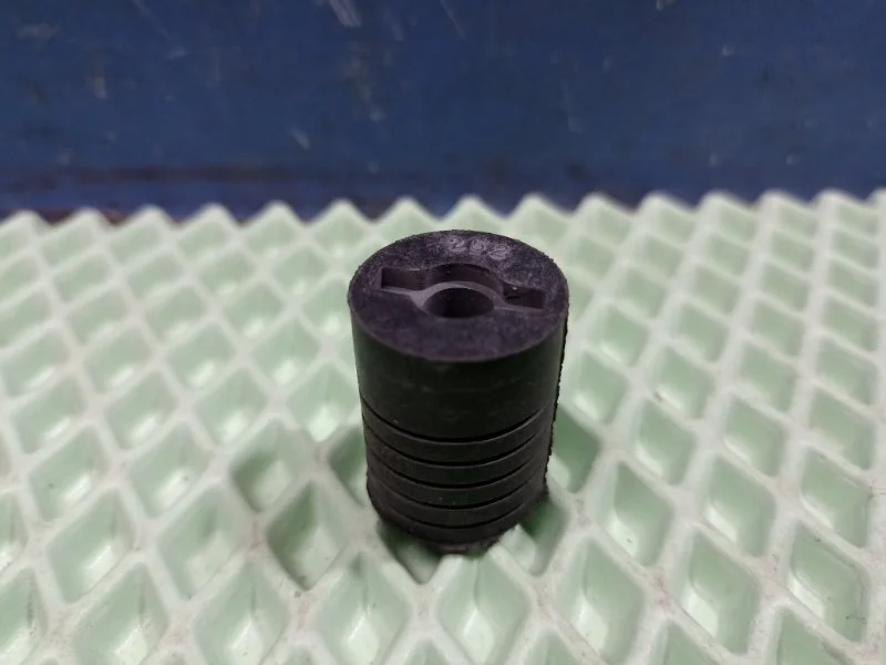 Отбойник капота Lexus Gx460 13-19 9054115004