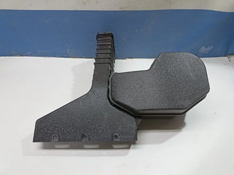 Патрубок забора воздуха Kia Sorento 2 282102P650 XM 2.4 G4KE