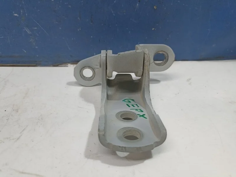 Петля двери Toyota C-Hr 2022 6876020122 ZGX10 2.0 3ZRFAE, задняя левая