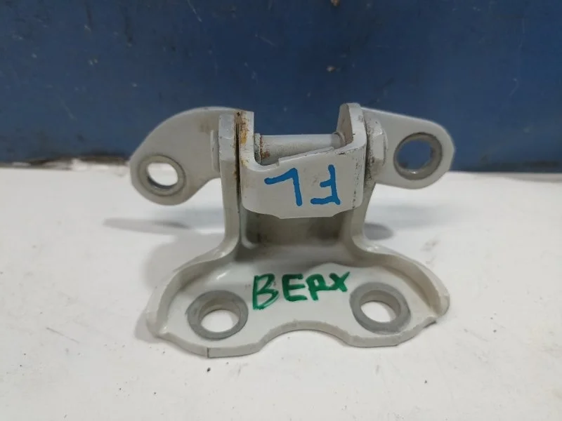 Петля двери Toyota C-HR 2022 6872012151 ZGX10 2.0 3ZRFAE, передняя левая