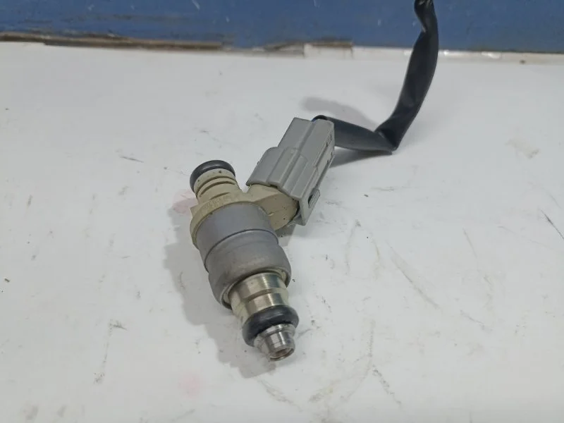 Форсунка топливная Mitsubishi Lancer 10 2010 MR988977 1.5 4A91