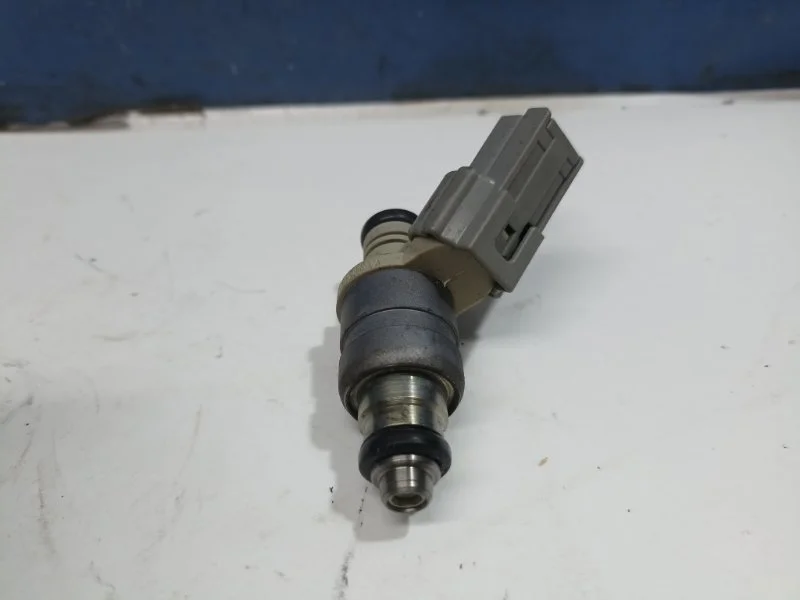 Форсунка топливная Mitsubishi Lancer 10 2010 MR988977 1.5 4A91