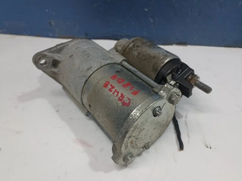 Стартер Chevrolet Cruze 2012 55576980 J300 1.8 F18D4