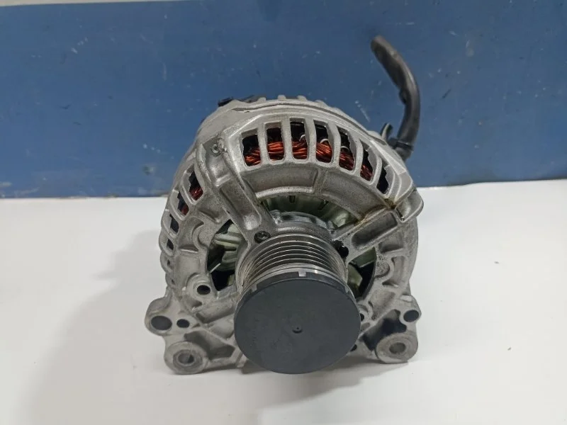 Генератор Volkswagen Tiguan 2015 03C903023S 5N1 1.4 CTH