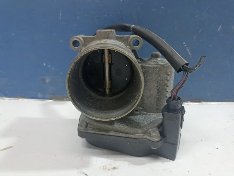 Заслонка дроссельная Skoda Fabia 2011 03C133062C 5J2 1.6 BTS