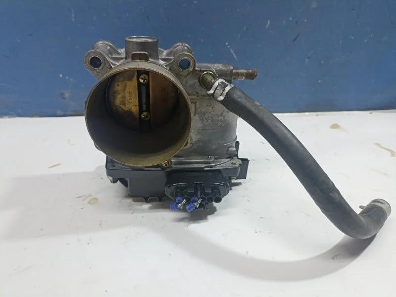 Заслонка дроссельная Mitsubishi Outlander 2005 MN135985 CU2W 2.4 4G69