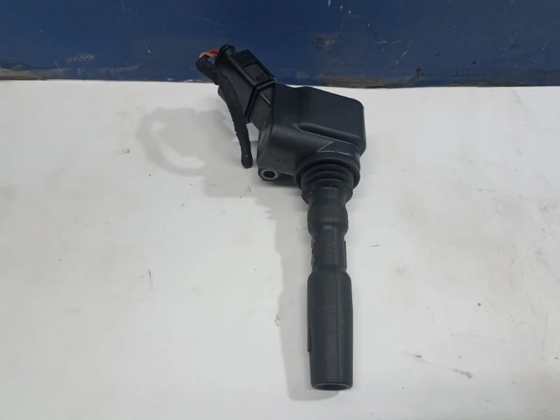 Катушка зажигания Skoda Yeti 2017 04E905110K 1.4 CZD