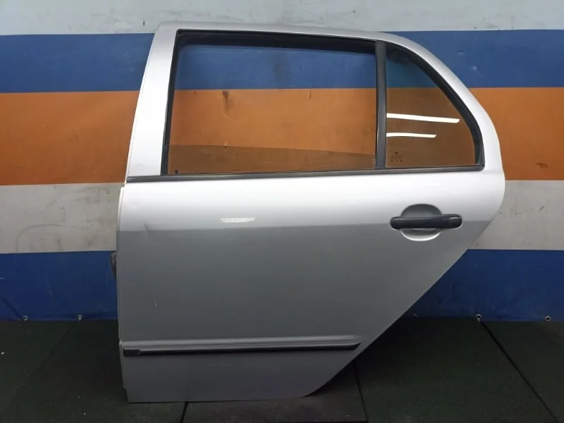 Дверь Skoda Fabia 2002 6Y6833055 6Y2 1.4 8V AME, задняя левая