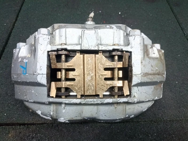 Суппорт тормозной Infiniti FX35 2012 41001JL02A S51, передний правый