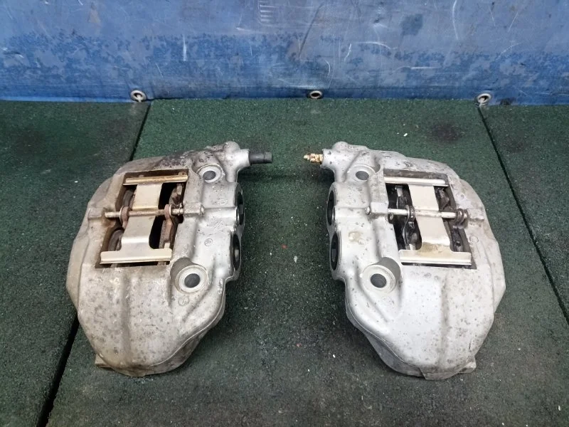 Суппорта тормозные Lexus LS 430 2006 4773050150 UCF30, передняя