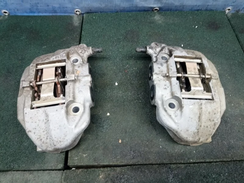 Суппорта тормозные Lexus LS 430 2006 4773050150 UCF30, передняя