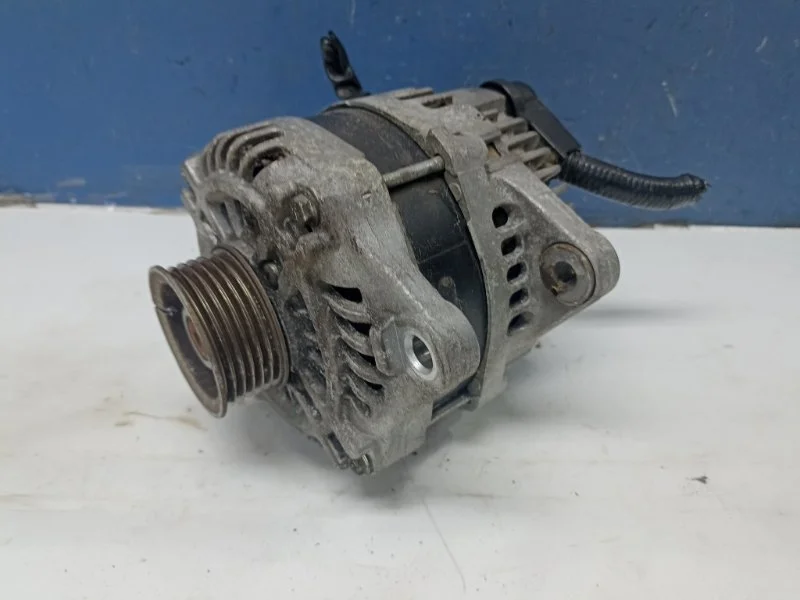 Генератор Mitsubishi Outlander 2015 1800A323 GF 2.4 4J12