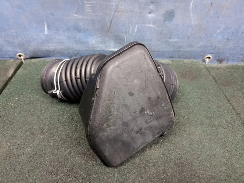 Патрубок воздушного фильтра Mitsubishi Outlander 2015 1505A630 GF 2.4 4J12