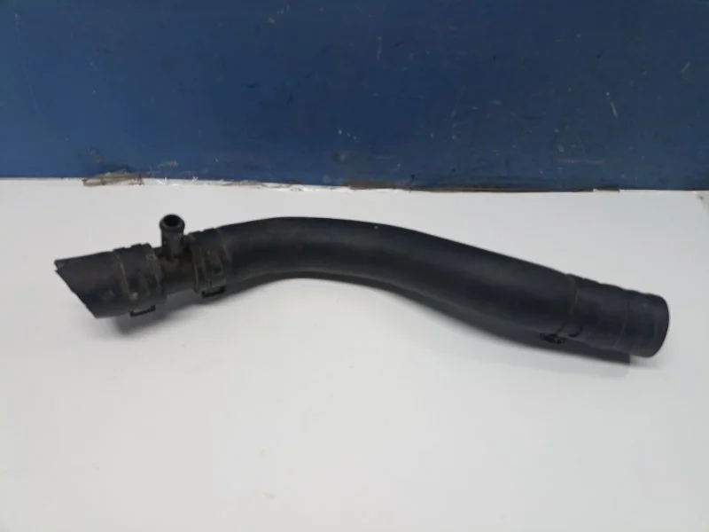 Патрубок системы охлаждения Mitsubishi Outlander 2015 1370A878 GF 2.4 4J12