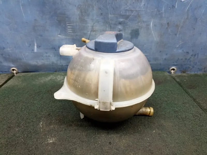 Бачок расширительный Skoda Fabia 2002 6Q0121407 6Y2 1.4 8V AME