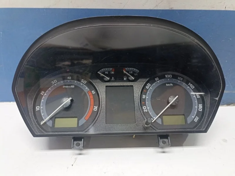 Щиток приборов Skoda Fabia 2002 6Y1919880CKD0 6Y2 1.4 8V AME