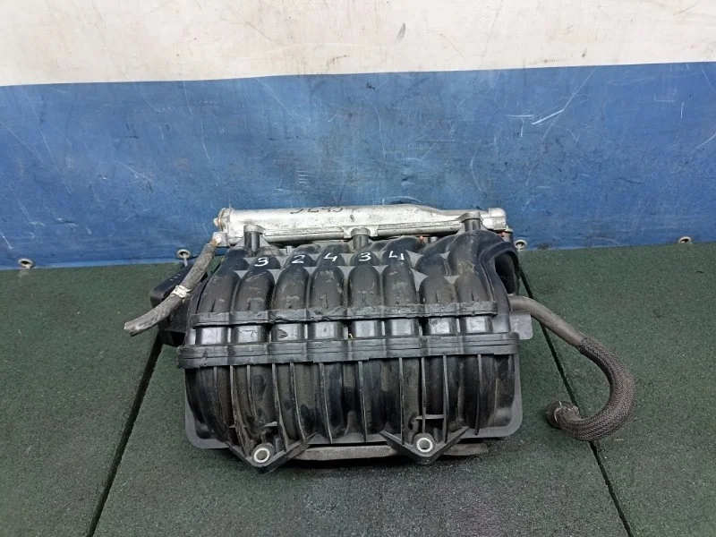 Коллектор впускной Toyota Avensis 2 2008 1712028010 T250 2.0 1AZFE