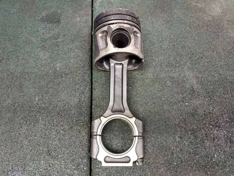 Поршень с шатуном Ssangyong Korando 2010 6710301717 2.0D D20DTF