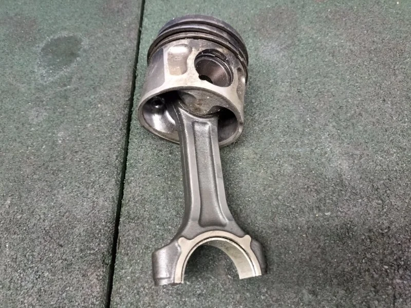 Поршень с шатуном Ssangyong Korando 2010 6710301717 2.0D D20DTF