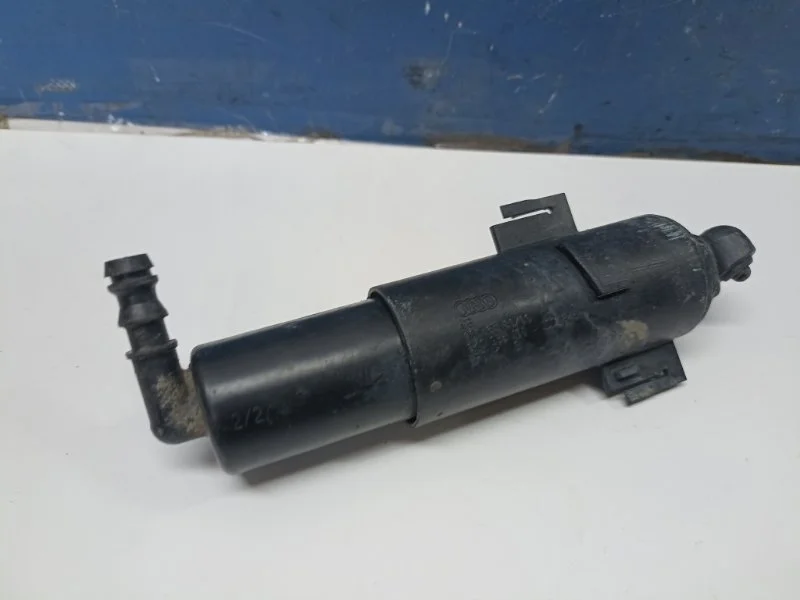 Форсунка омывателя фары Audi A4 2007-2015 8K0955101 B8 1.8 CDA, левая