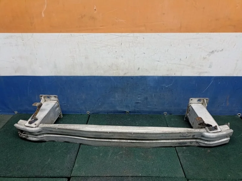 Усилитель бампера Audi A4 2007-2015 8K0807113D B8 1.8 CDA