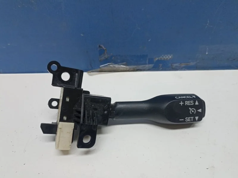 Переключатель круиз-контроля Toyota Auris 2006-2012 8463234011 E150