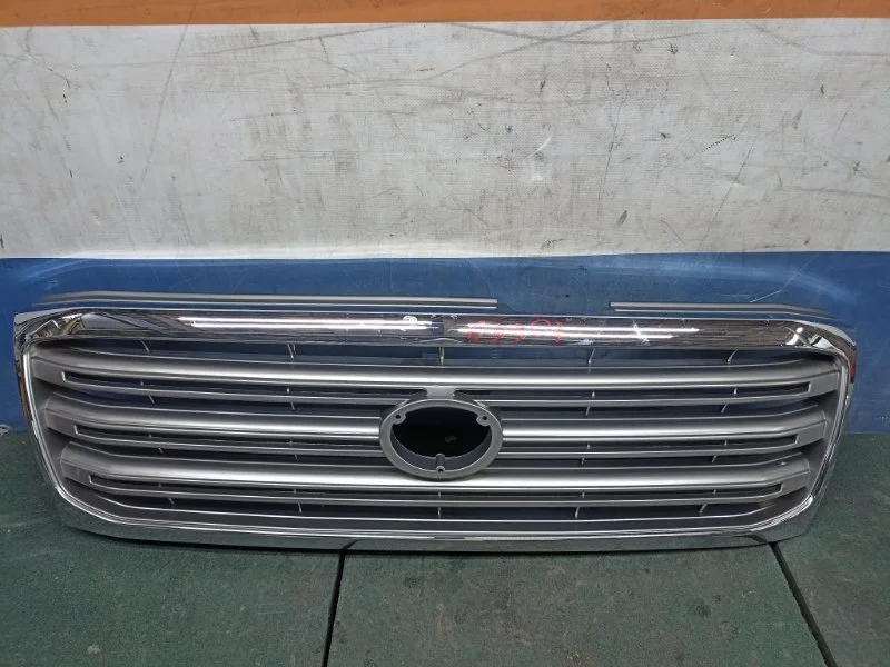 Решетка радиатора Toyota Land Cruiser 100 1998-2005 TY07284GA