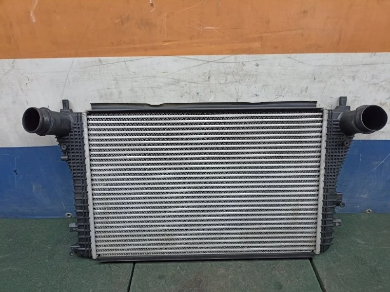 Интеркулер Volkswagen Golf 6 2013 1K0145803BM 2.0TDI CLC