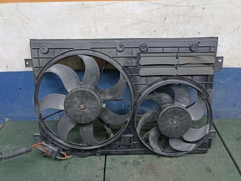 Диффузор вентилятора Volkswagen Golf 6 2008-2013 1K0121207BC 2.0TDI CLC