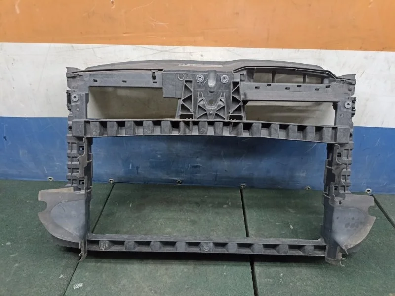 Панель Volkswagen Golf 6 2012 5K0805588E 2.0TDI CLC, передний