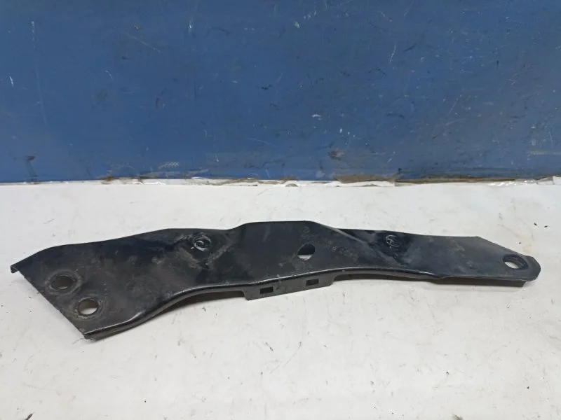 Кронштейн фары Volkswagen Golf 6 2012 5K0806930B 2.0TDI CLC, правый