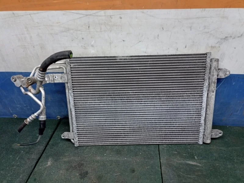 Радиатор кондиционера Volkswagen Golf 6 2013 1K0820721CA