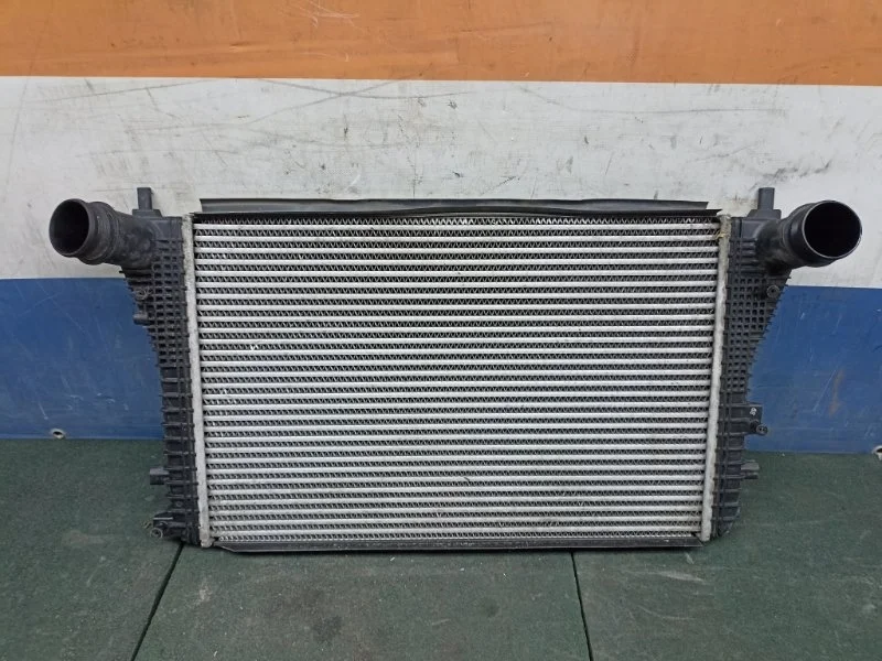 Интеркулер Volkswagen Golf 6 2013 1K0145803BM 2.0TDI CLC