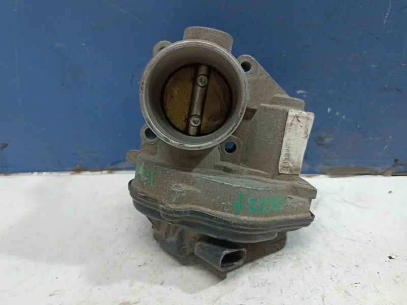 Заслонка дроссельная Ford Focus 2 2008 1505642 1.6 SHDA