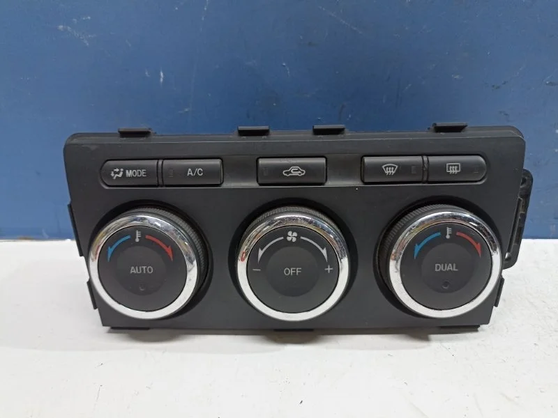 Блок управления климатической установкой Mazda Mazda 6 2009 GDK461190A GH