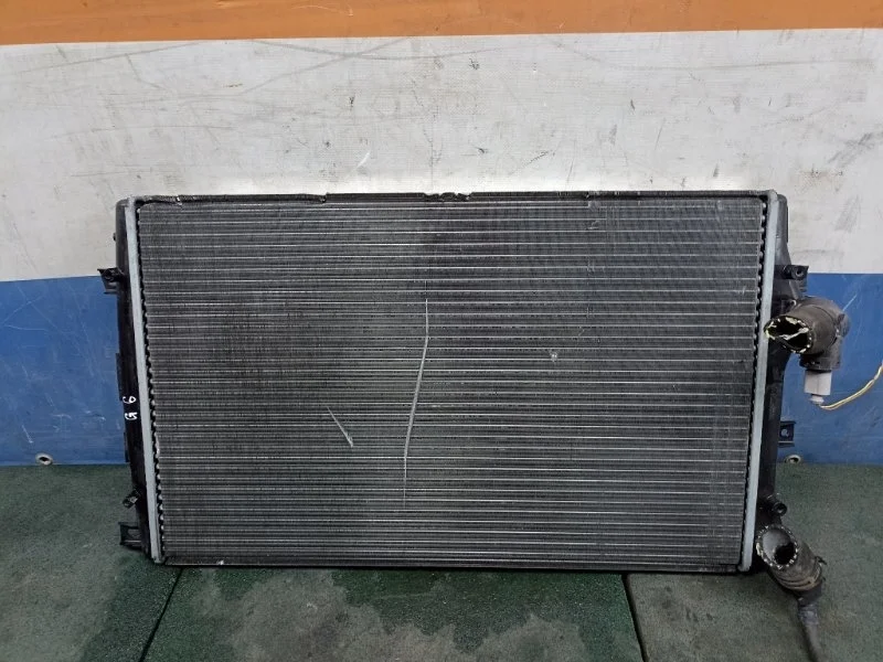 Радиатор основной Volkswagen Golf 6 2012 1K0121253AB