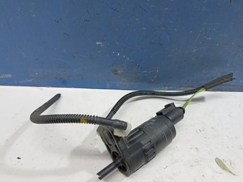 Насос стеклоомывателя Volkswagen Golf 6 2012 1K6955651