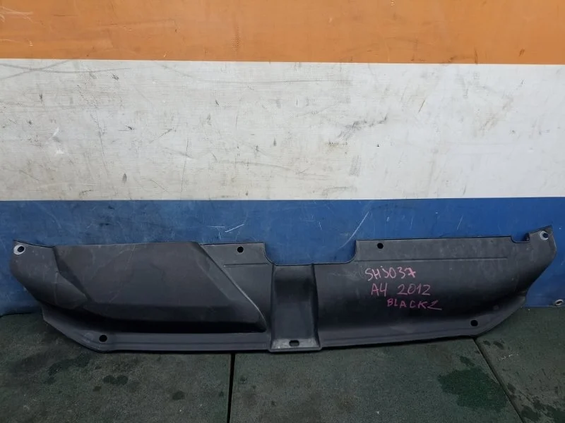 Накладка замка капота Audi A4 2012 8K0807081 B8