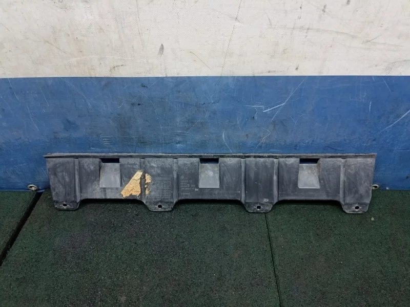 Накладка бампера Volkswagen Tiguan 2011 5N0805903 5N1 2.0 CAW, передняя