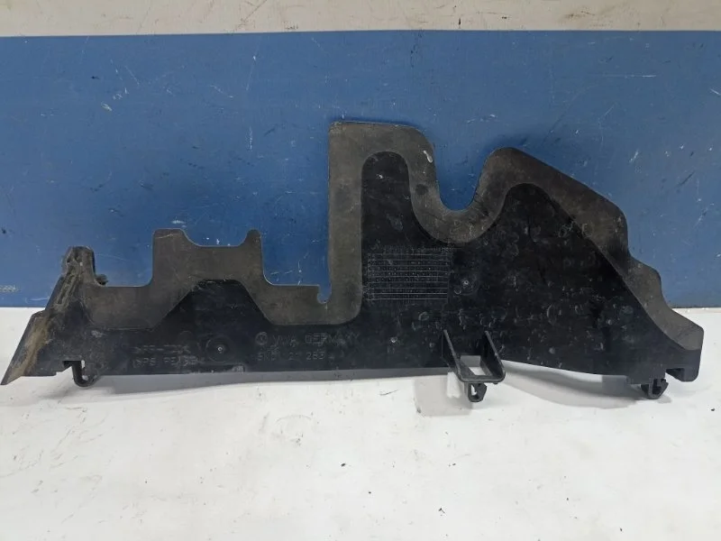 Дефлектор радиатора Volkswagen Tiguan 2011 5N0121283A 5N1 2.0 CAW, левый