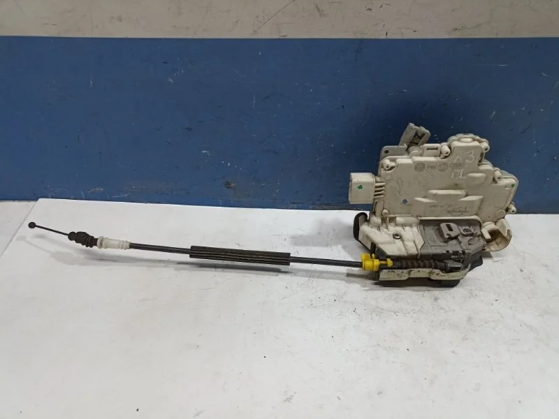 Замок двери Audi A3 2008 4F1837015E 8PA 1.8 BZB, передний левый