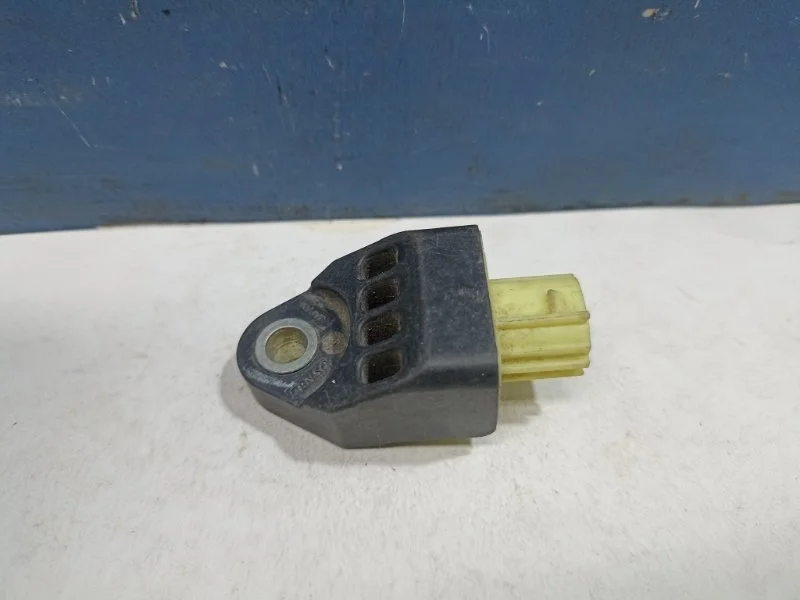 Датчик Airbag Toyota Camry 2007 8983133030 ACV40