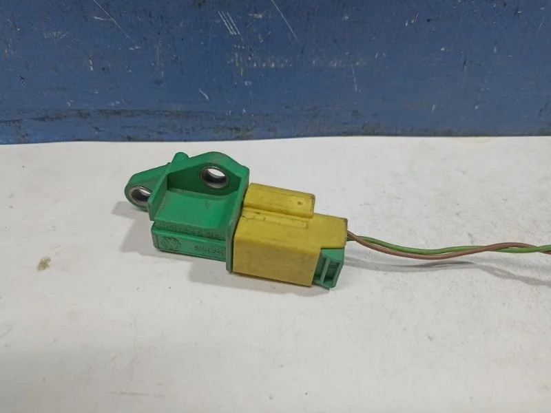 Датчик Airbag Audi Q5 2013 1K0909606C 8R