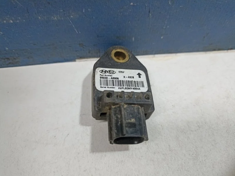 Датчик Airbag Kia Ceed 2 2013 95930A6000 JD