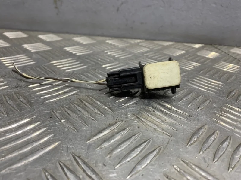 Датчик удара Mazda 3 BK