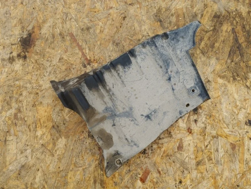 Пыльник двигателя левый Mitsubishi Lancer X 2010 MN154379 СЕДАН 4A91