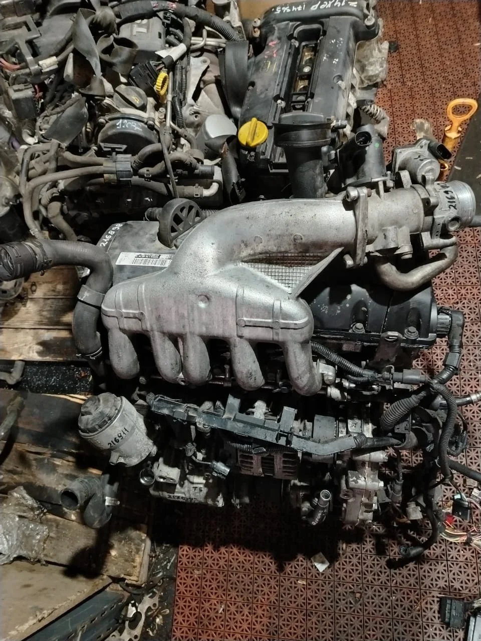 Дроссельная заслонка VOLKSWAGEN TRANSPORTER T5, TOUAREG 2,5TDI BNZ 2003- б/у TRANSPORTER T5(2003-2015);TOUAREG(2003-2010)