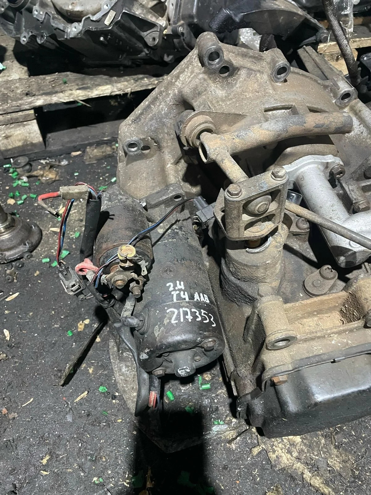 Стартер VOLKSWAGEN TRANSPORTER T4 1991- б/у TRANSPORTER T4(1990-2002)