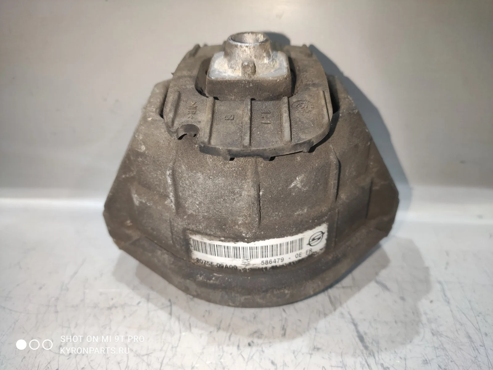 Подушка (опора) двигателя SsangYong Rexton 2008 Y250