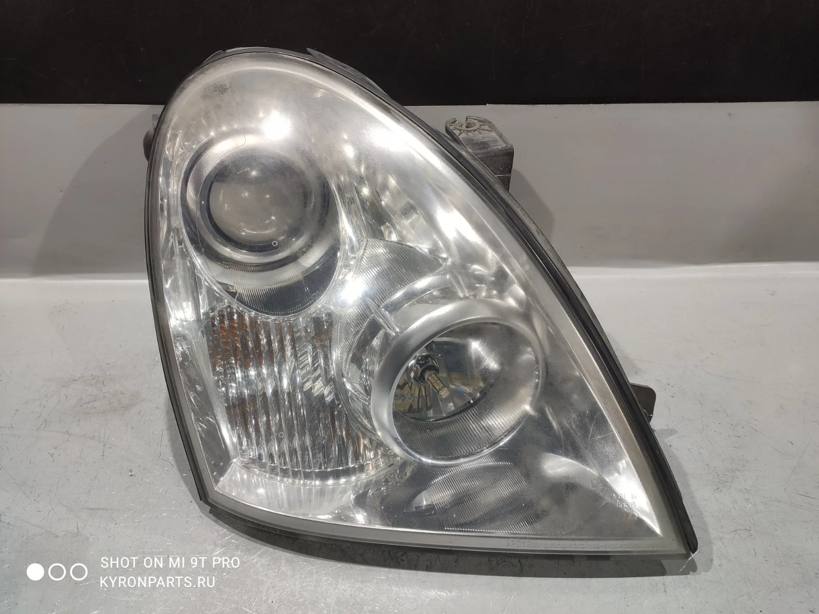 Фара SsangYong Rexton 2008 Y250